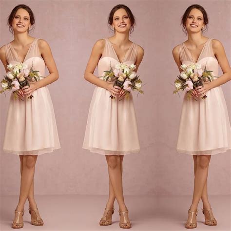 Stunning Peach Short Bridesmaid Dresses - Perfect for Summer Weddings!